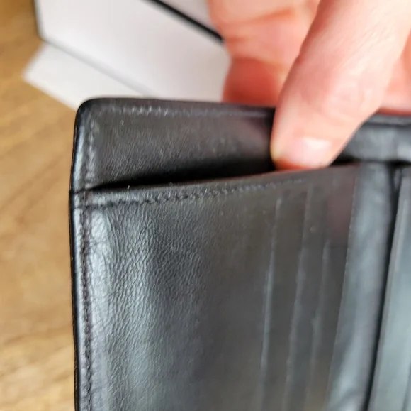 CHANEL Elegant Black Leather Logo Wallet Beautiful Pre-loved Condition Box Wrap - Picture 12 of 16